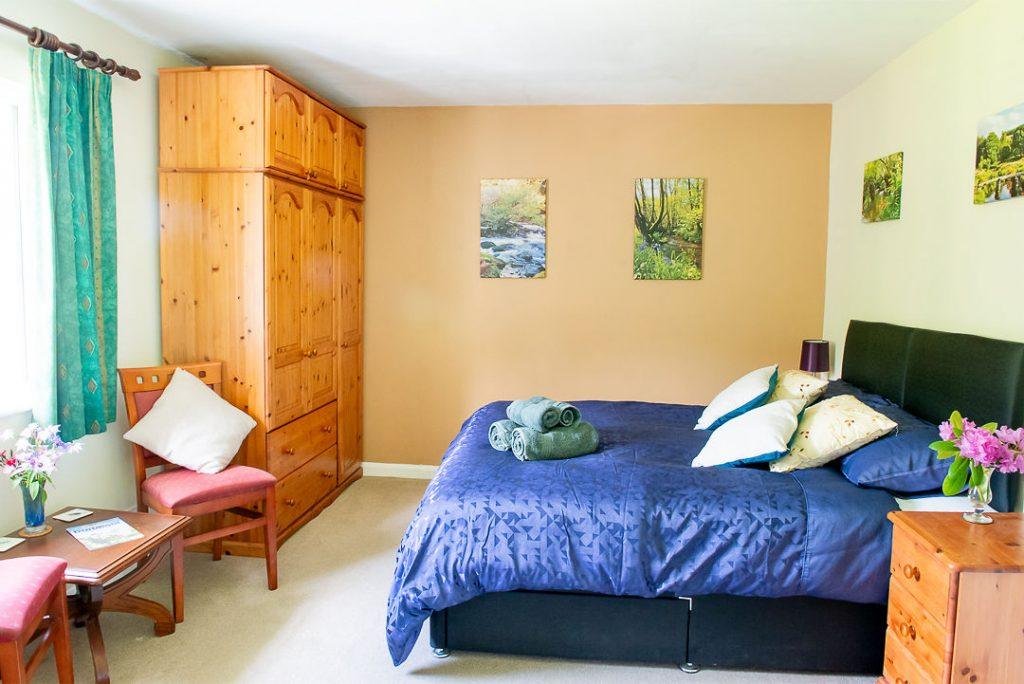 DSC_2399-HDR Dart room set up as kingsize double